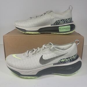 Nike ZoomX Invincible 3 Premium Size 10 Womens Light Bone Cargo Khaki Shoes